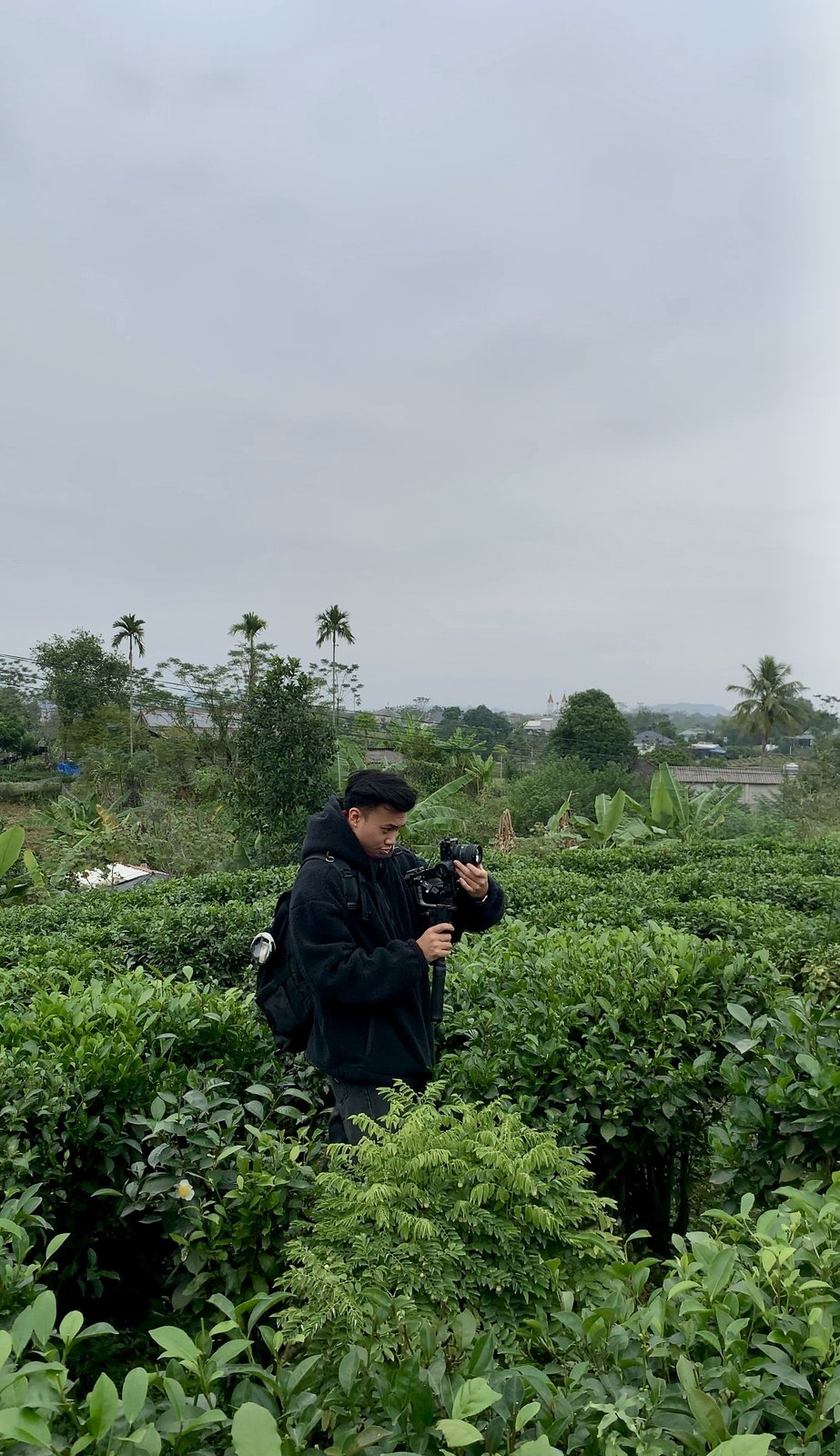 Hưng đang quay video